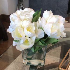 Tulip in flower vase (faux)